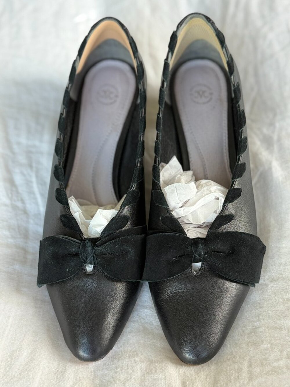Black Kid Leather Bow Pumps Velvet Petal Trim Low Block Heel â Johnston & Murphy